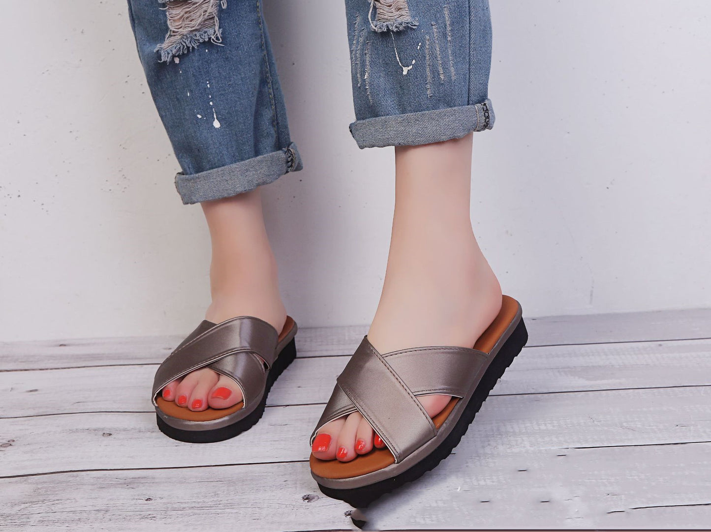 Oversized Light-soled Sandals