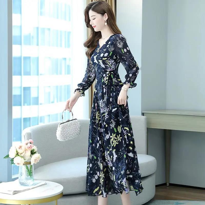 Floral Print Large Swing Dress Slim-fit Flared Sleeves V-neck
