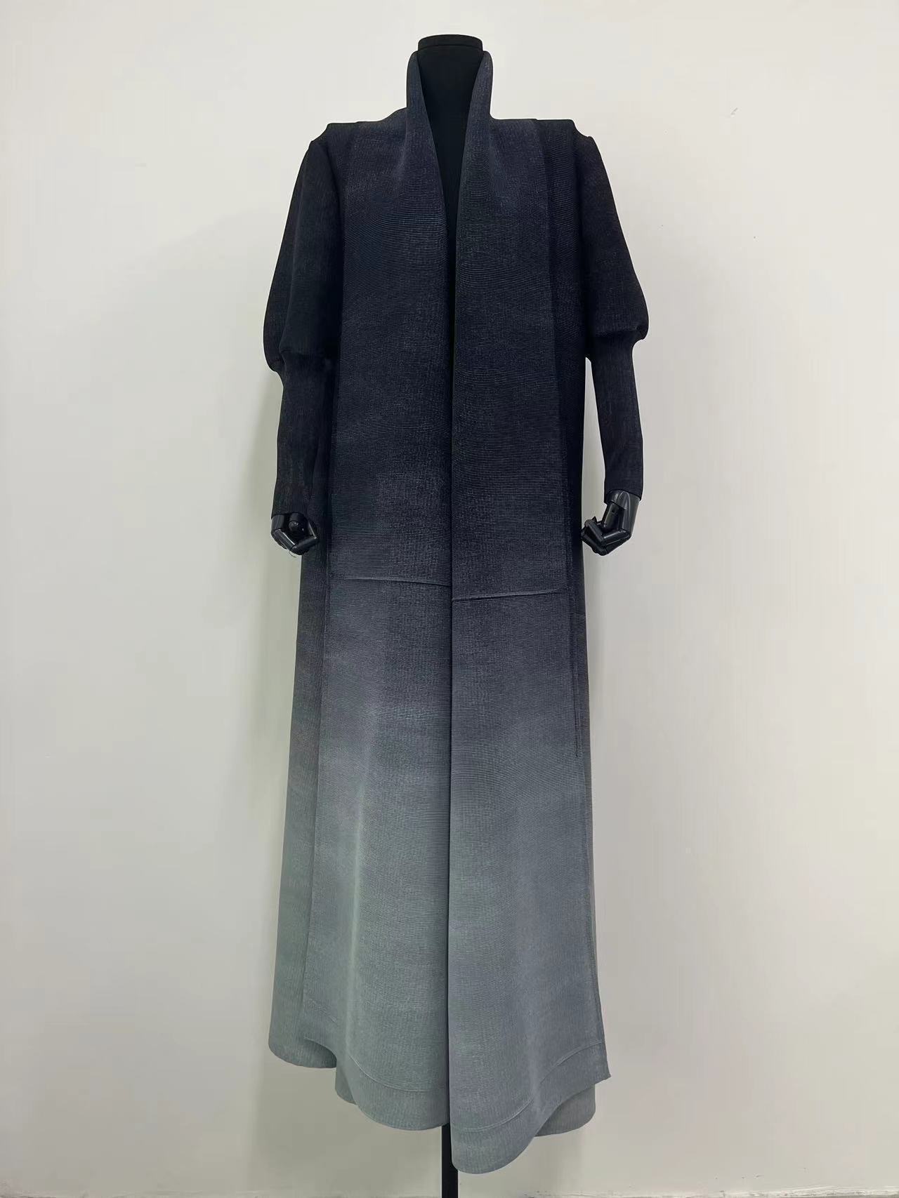 Fashion Plus Size Pleated Long Gradient Coat