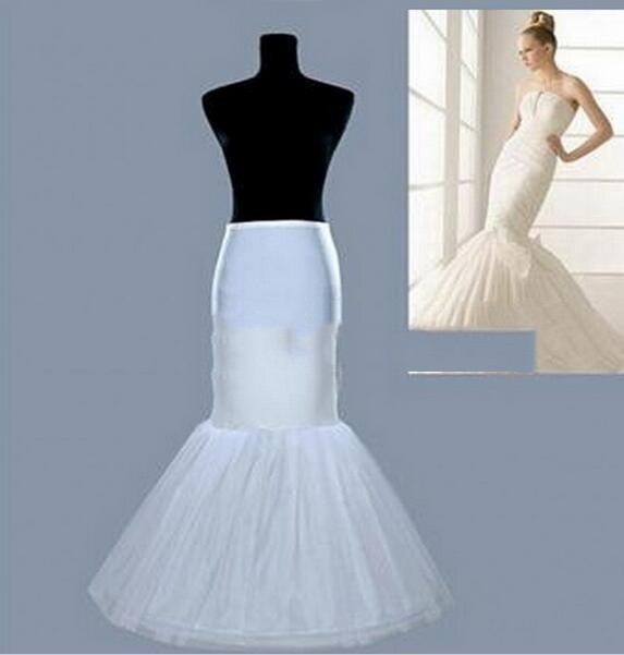 Large Fishtail Skirt Supporting Bride Wedding Dress